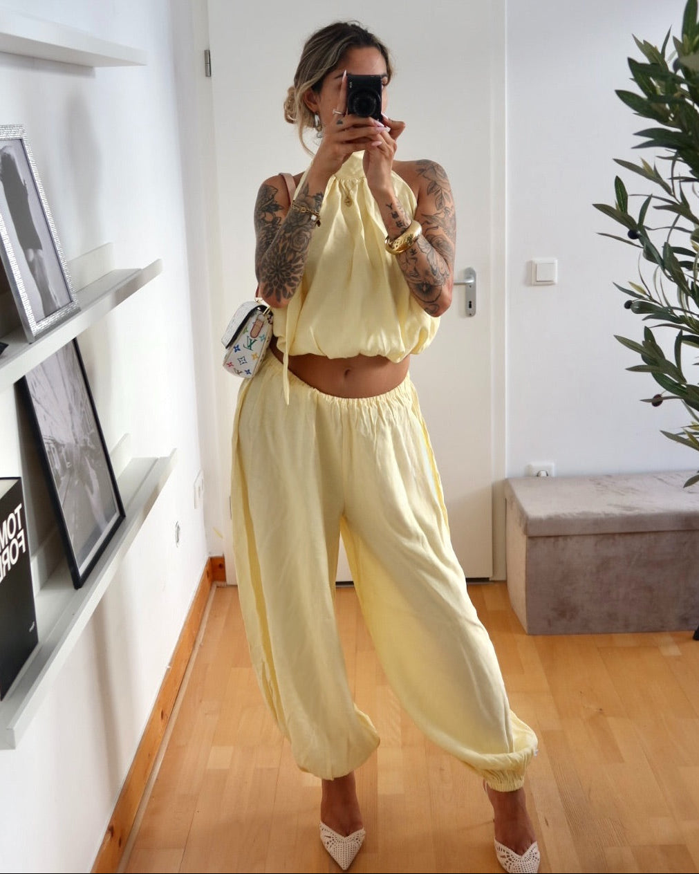 Set Butteryellow