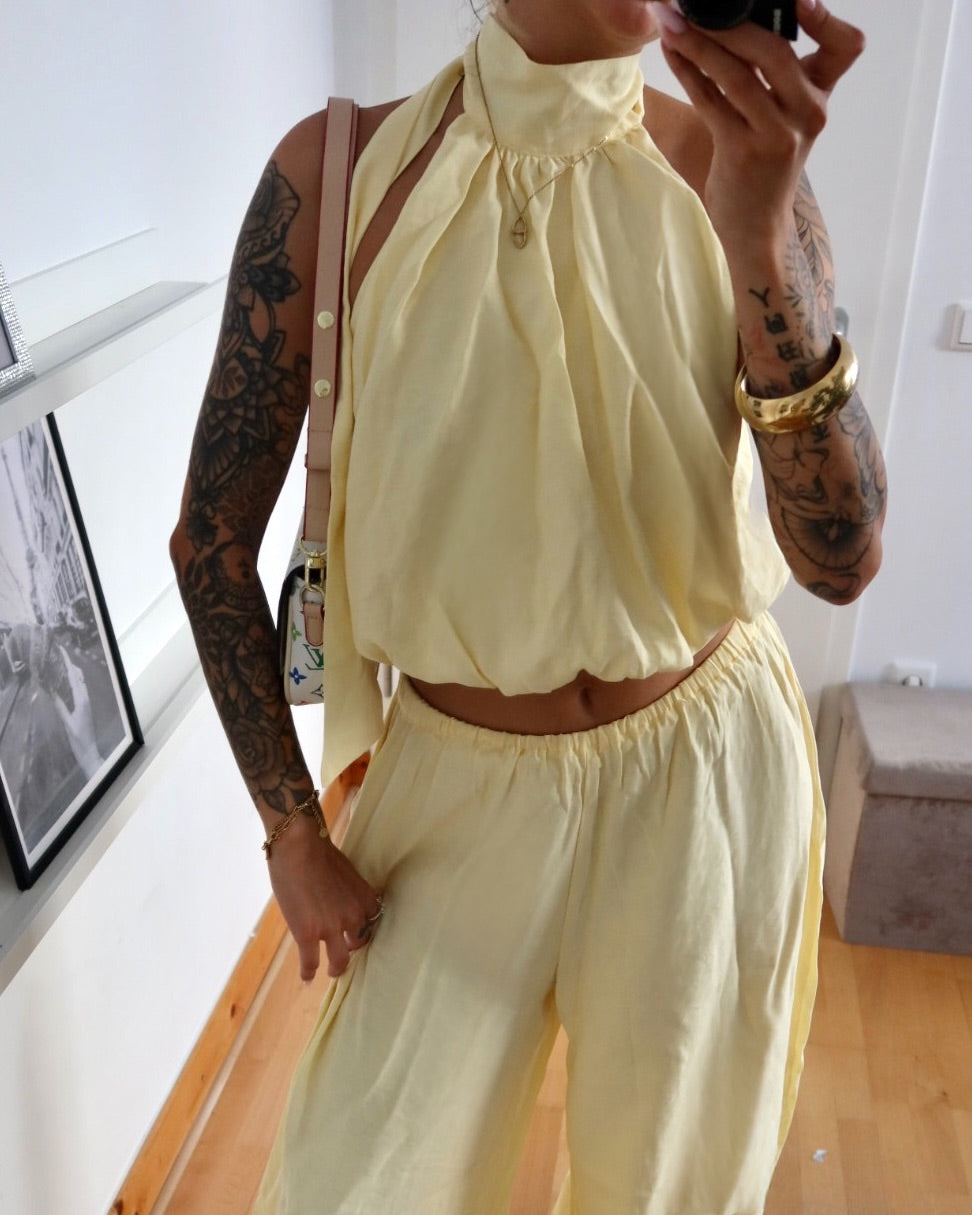 Set Butteryellow